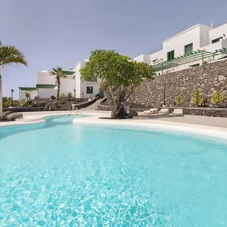 Om Con Vistas Al Mar Y Volcanes Costa Teguise